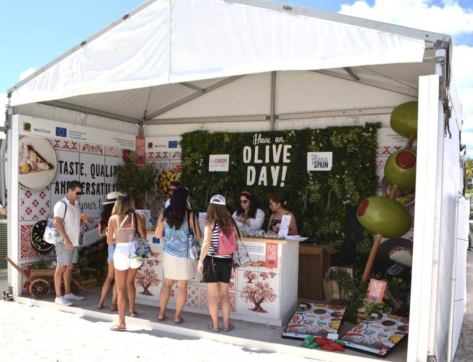 olive day stand a21 partner